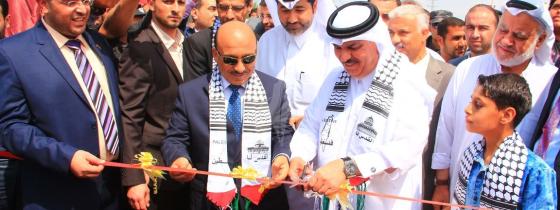 بالصور:السفير القطري ووزير الأشغال يفتتحا شارعي الرشيد وصلاح الدين بغزة