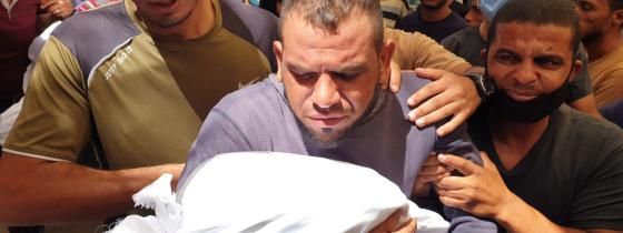  تشييع جثامين الأطفال الثلاثة جراء اندلاع حريق بمنزل في مخيم النصيرات