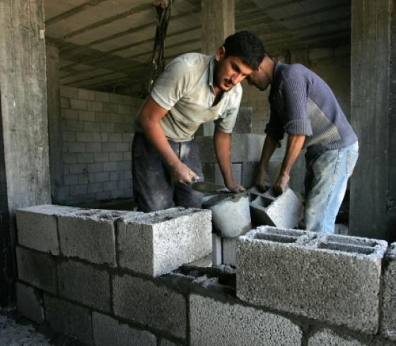 عامل بناء من غزة