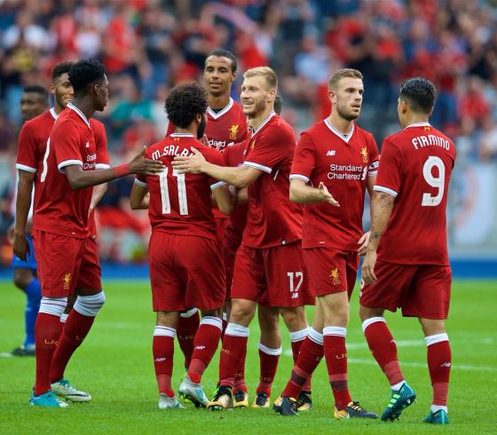 احتفال اللاعب محمد صلاح بعد تسجيل هدف في مرمى أرسنال