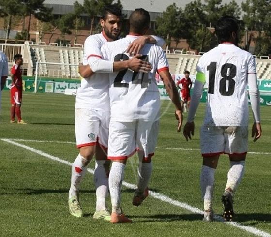 فرحة لاعبي الأولمبي بالفوز