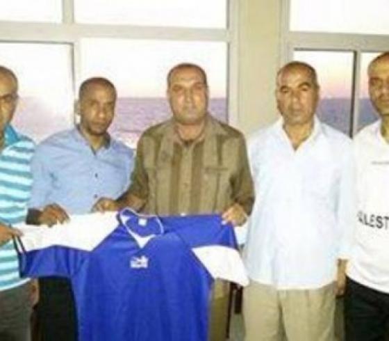 تقديم اللاعب أبو قينص
