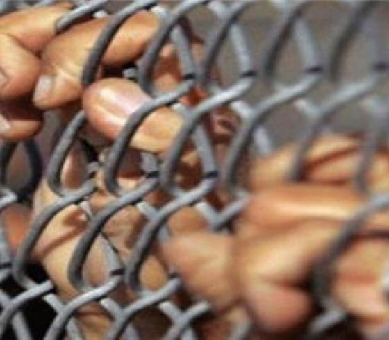 معتقلين في سجون الاحتلال