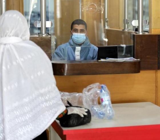  تسهيل دخول العالقين إلى قطاع غزة عبر معبر رفح البري وفق إجراءات الوقاية والسلامة من فيروس كورونا (8)