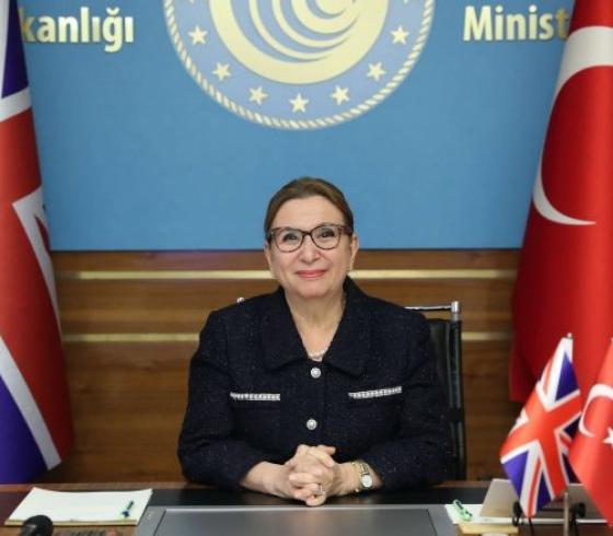 وزيرة التجارة التركية.jpg