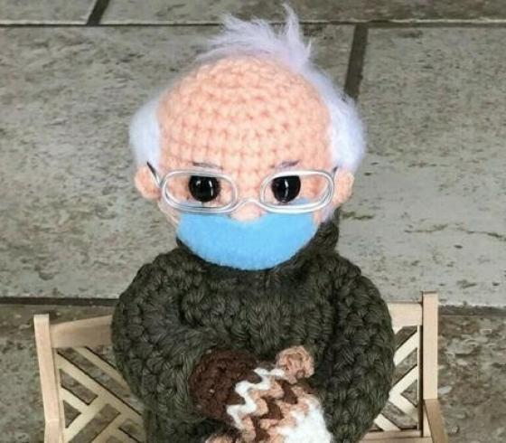 135-110729-glove-shot-sanders-doll-fantastic-price_700x400.jpg