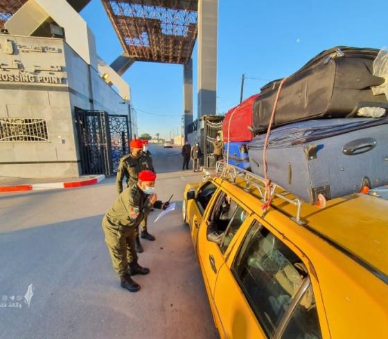 الرقب: الجانب المصري أبلغ المسافرين من غزة بضرورة تجديد الجواز الأخضر