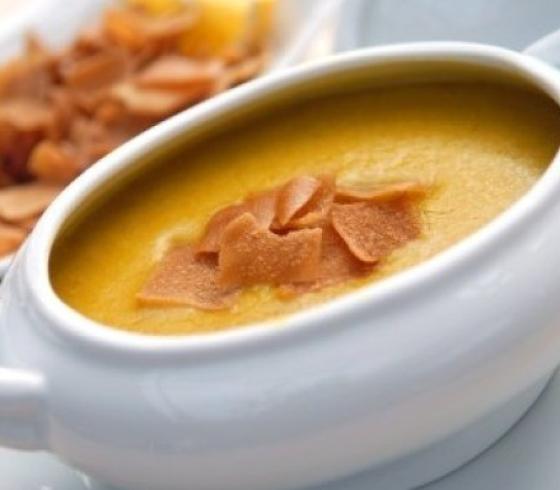 طريقة عمل شوربة العدس المصرية في البيت