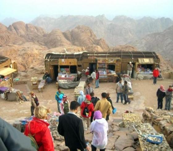 6 قتلى إسرائيليين بعملية إطلاق نار في الإسكندرية