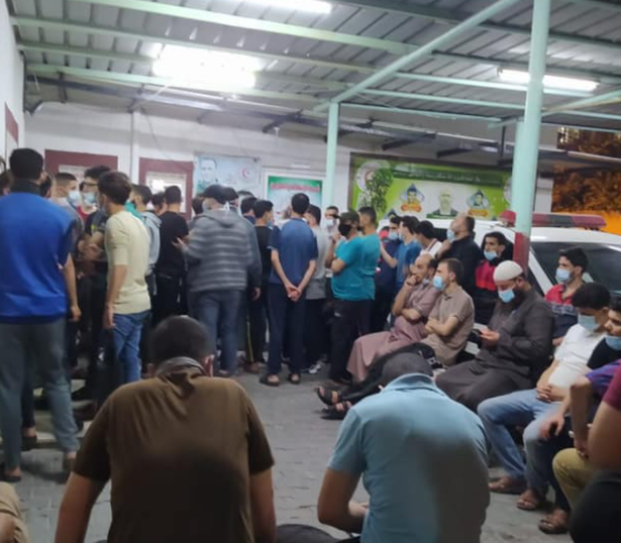 عشرات المواطنين يتبرعون بالدم احترازيًا في شمال قطاع غزة