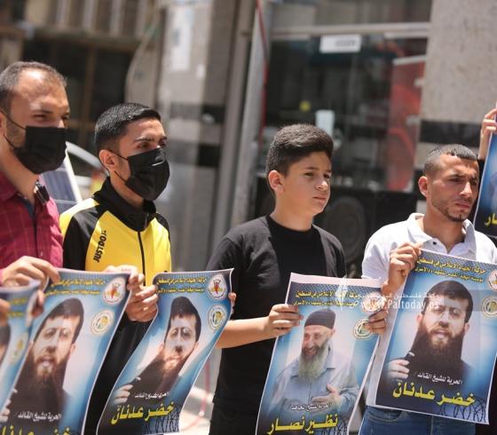 رام الله : دعوات للمشاركة في وقفة إسناد للأسير عدنان واخوانه المضربين