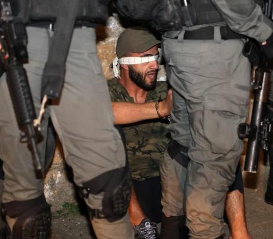 اعتقال في حي الشيخ جراح.jpg