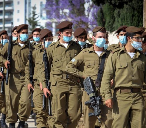 تشخيص مئات الإصابات بفيروس كورونا في صفوف جنود الاحتلال
