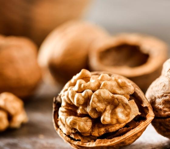فوائد الجوز للمرأة الحامل