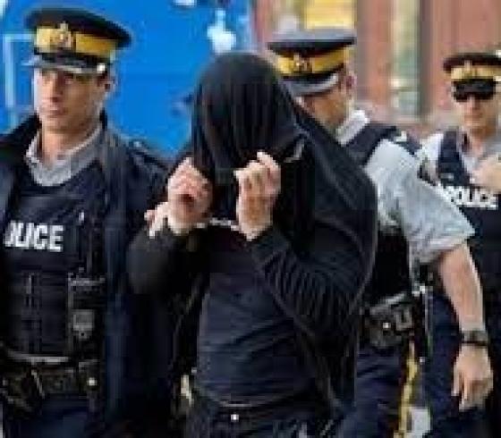 الشرطة الايطالية.jpg