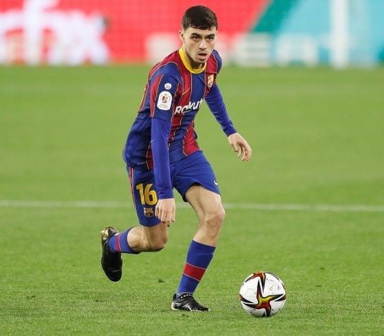 بيدري يحسم موقفه من التجديد لبرشلونة