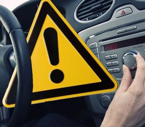 دراسة تحذر من الاستماع إلى الموسيقى والاغاني بصوت عال أثناء قيادة السيارة