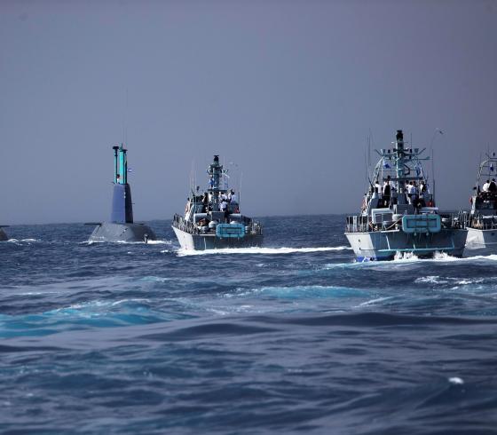مناورة بحرية.jpg