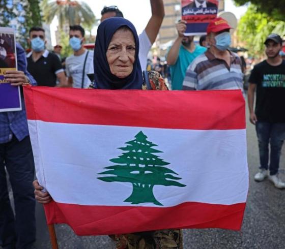 الدولار في لبنان يقفز بعد اشتباكات الطيونة