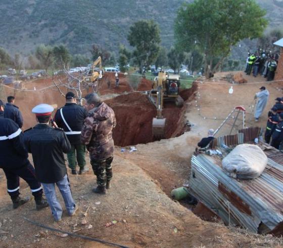 فيديو بث مباشر انقاذ الطفل المغربي ريان من الحفرة .. شاهد اللحظات الأخيرة لإخراج الطفل ريان من البئر العميق في شفشاون