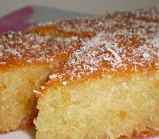 طريقة سهلة لعمل البسبوسة في المنزل.. مكونات ومقادير
