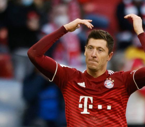 "ليفاندوفسكي"..لاعبا لبرشلونة في صيف 2022