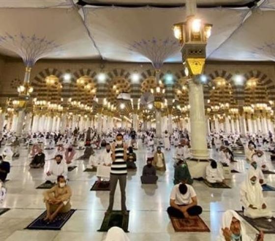 "السعودية" تصدر قراراً يمنع المواطنين من بث الصلوات من المساجد