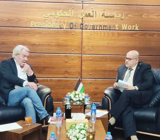 عصام الدعليس والمنسق الأممي
