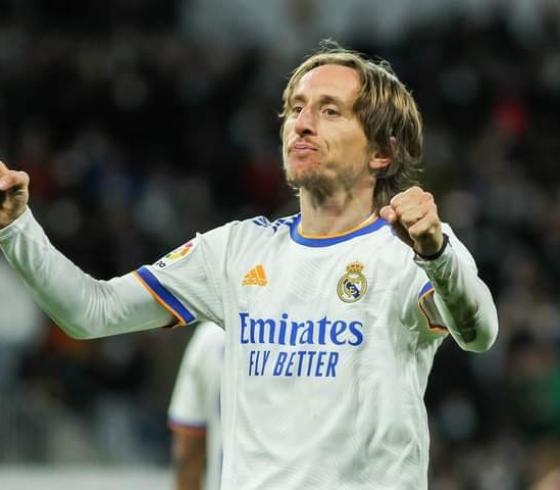رسميا.. ريال مدريد يمدد عقد مودريتش