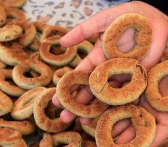 بالفيديو طريقة عمل كعك العيد في المنزل مثل المحلات خطوة بخطوة- طريقة عمل المعمول منال العالم