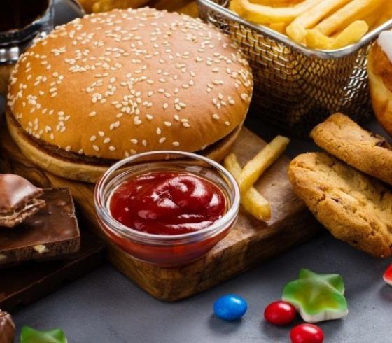 هل كل ما نأكله تقريباً أطعمة قد تسبب السرطان؟