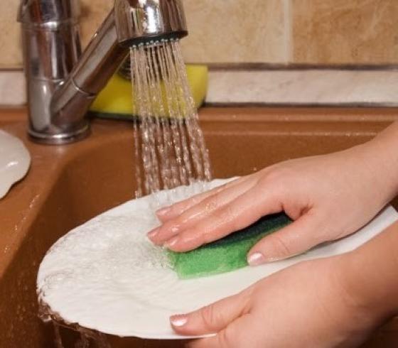 تنظيف الاطباق