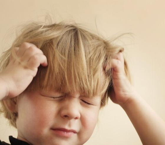 متى يكون صداع طفلك علامة على أمر أكثر خطورة؟