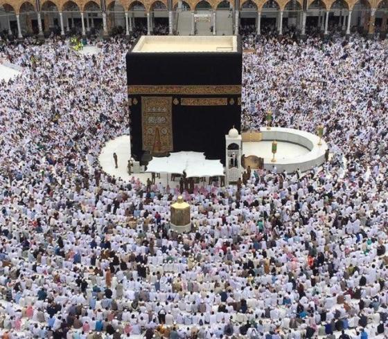 تفسير حلم رؤية الكعبة والبكاء عندها للعزباء لابن سيرين