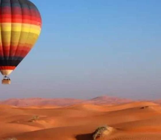 سقوط منطاد مصري يحمل ركاب
