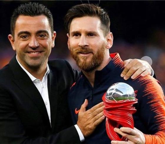 تشافي يرد على أنباء عودة ميسي
