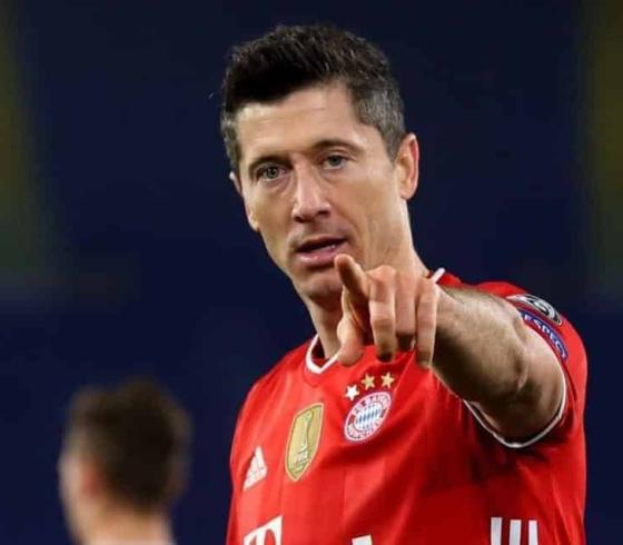 البولندي-روبرت-ليفاندوفسكي-لاعب-بايرن-ميونخ.jpg