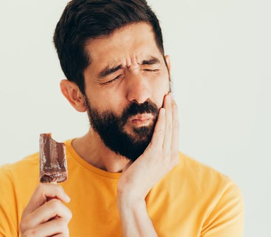 العوامل المؤثرة في حساسية الأسنان