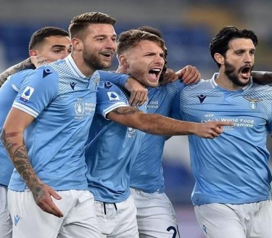 لاتسيو يتغلب على انتر ميلان بثلاثية ويتصدر ترتيب الدوري الإيطالي