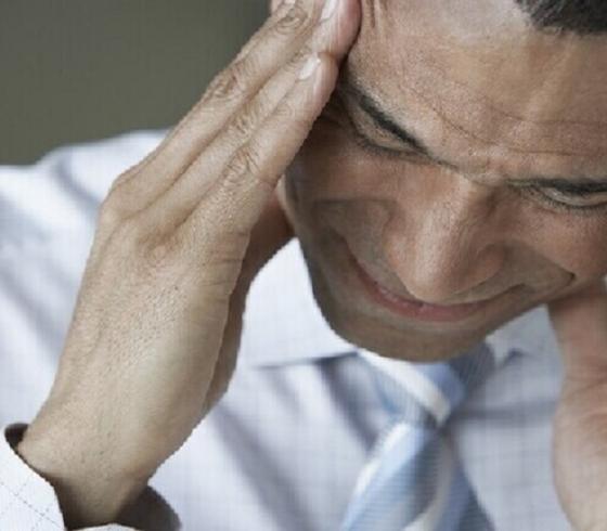 طبيب أعصاب يكشف طريقة للتخلص من الصداع من دون أدوية