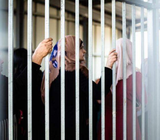 خطورة الأوضاع الصحية للأسيرة أزهار عساف