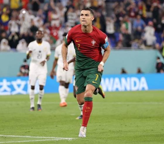 صحيفة إسبانية: رونالدو على بعد خطوة من التوقيع  لنادي النصر السعودي