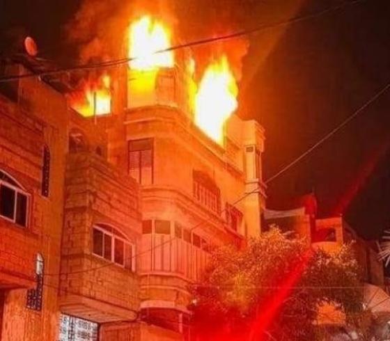 فيديو حريق منزل في مخيم جباليا شمال قطاع غزة اليوم الخميس 17-11-2022