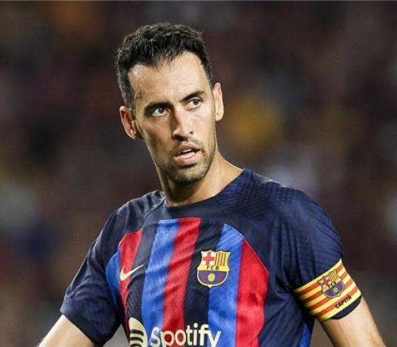 برشلونة يفتح الباب أمام بوسكيتس للرحيل