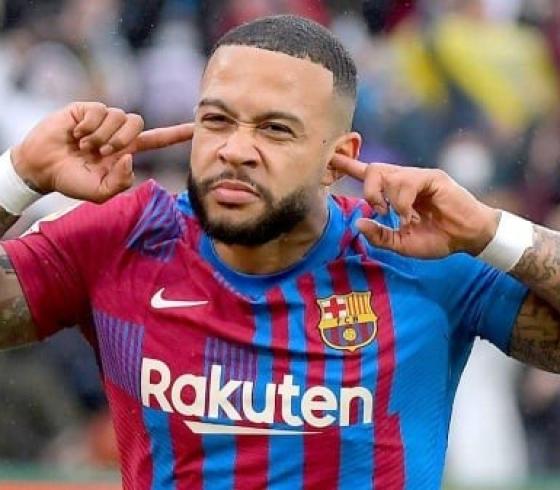 هل وضع "برشلونة" ممفيس ديباي خارج حساباته؟
