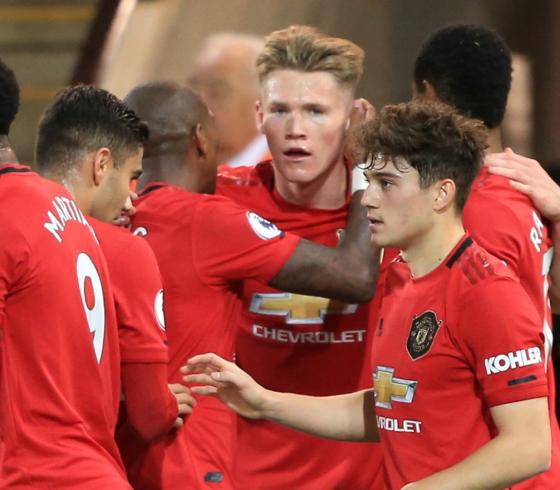 مشاهدة مباراة مانشستر يونايتد وريدينج بث مباشر اليوم
