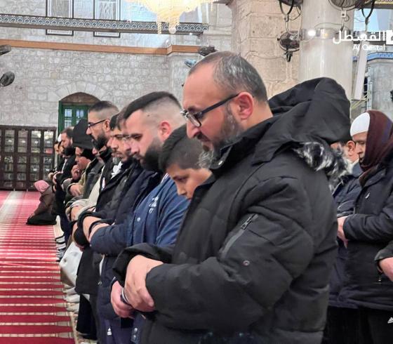 صلاة الفجر بالاقصى