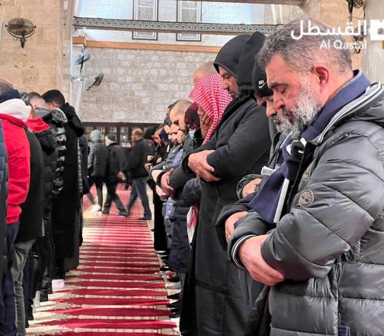 صلاة الفجر بالأقصى