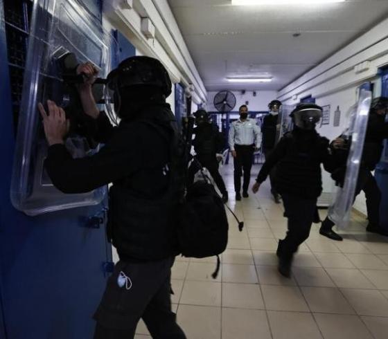 قوات القمع.jpg