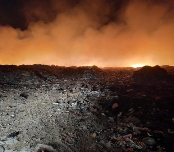 بلدية غزة تصدر بيانًا بخصوص حادثة اشتعال في مكب النفايات بجحر الديك